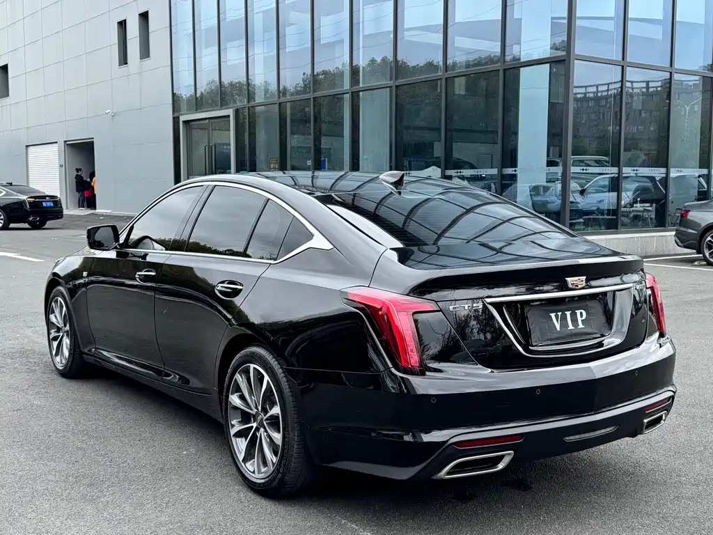 Cadillac CT5 — фото 16