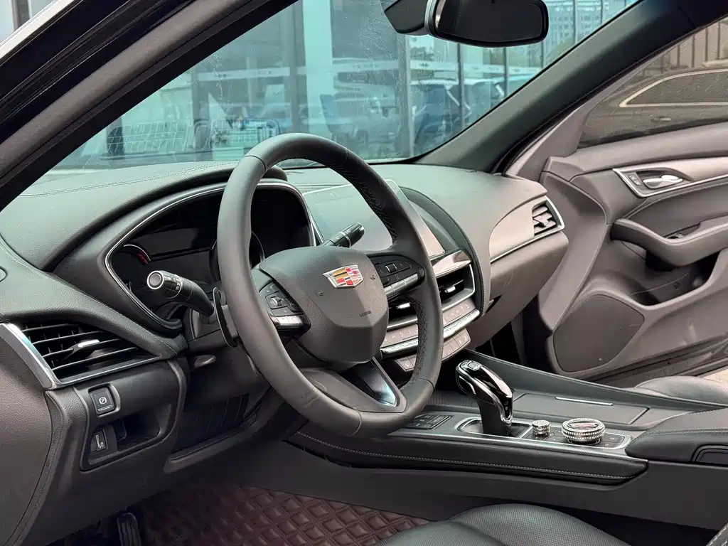Cadillac CT5 — фото 4