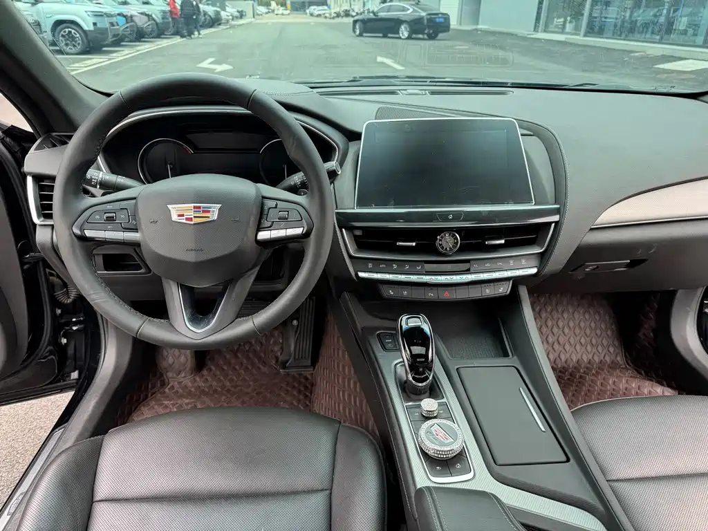 Cadillac CT5 — фото 5