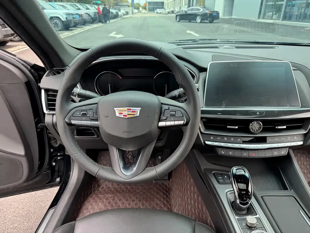 Cadillac CT5 — фото 7