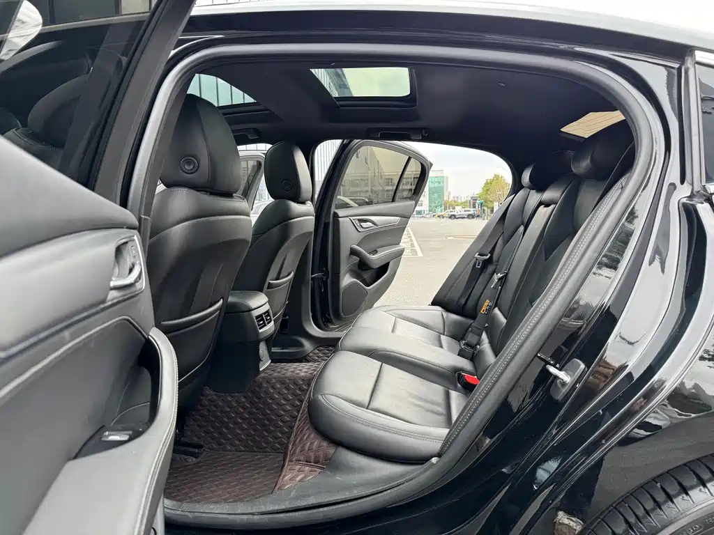Cadillac CT5 — фото 10