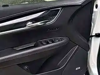 Cadillac XT5 — фото 9