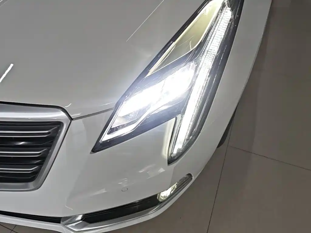Cadillac XTS — фото 24