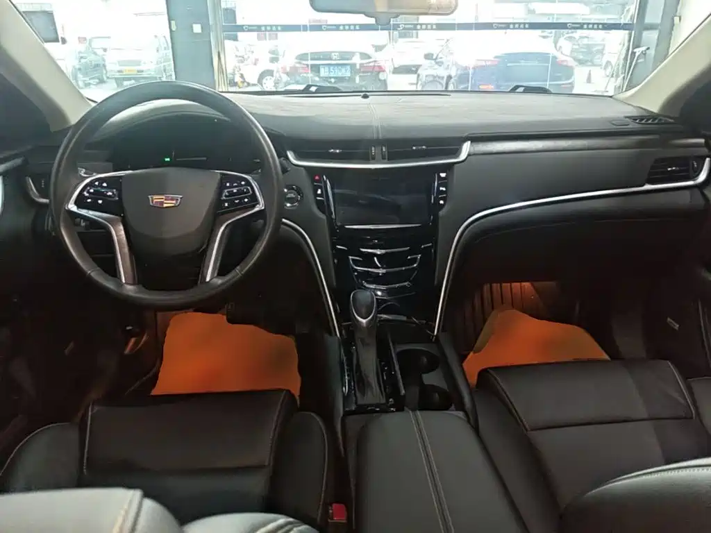 Cadillac XTS — фото 10