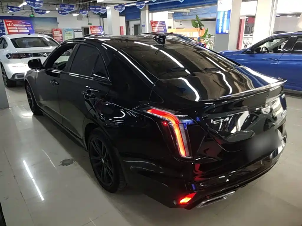 Cadillac CT4 — фото 5