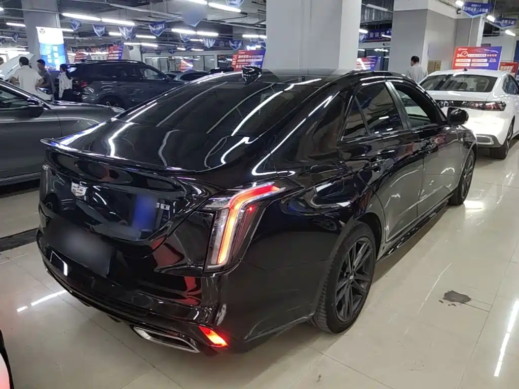 Cadillac CT4 — фото 7