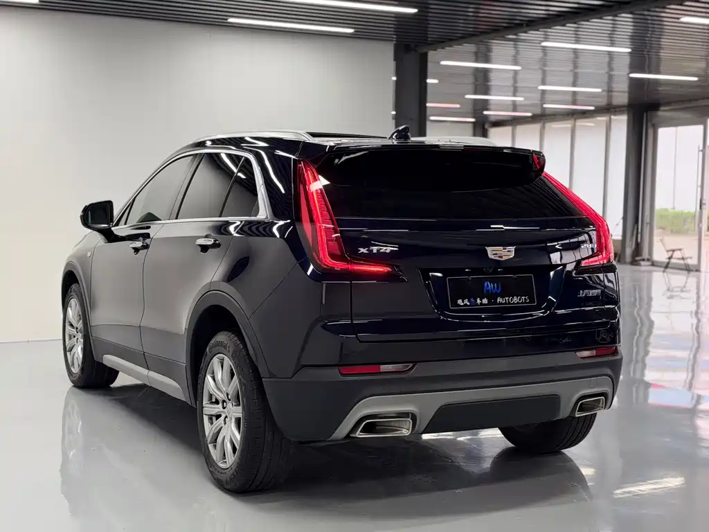 Cadillac XT4 — фото 8