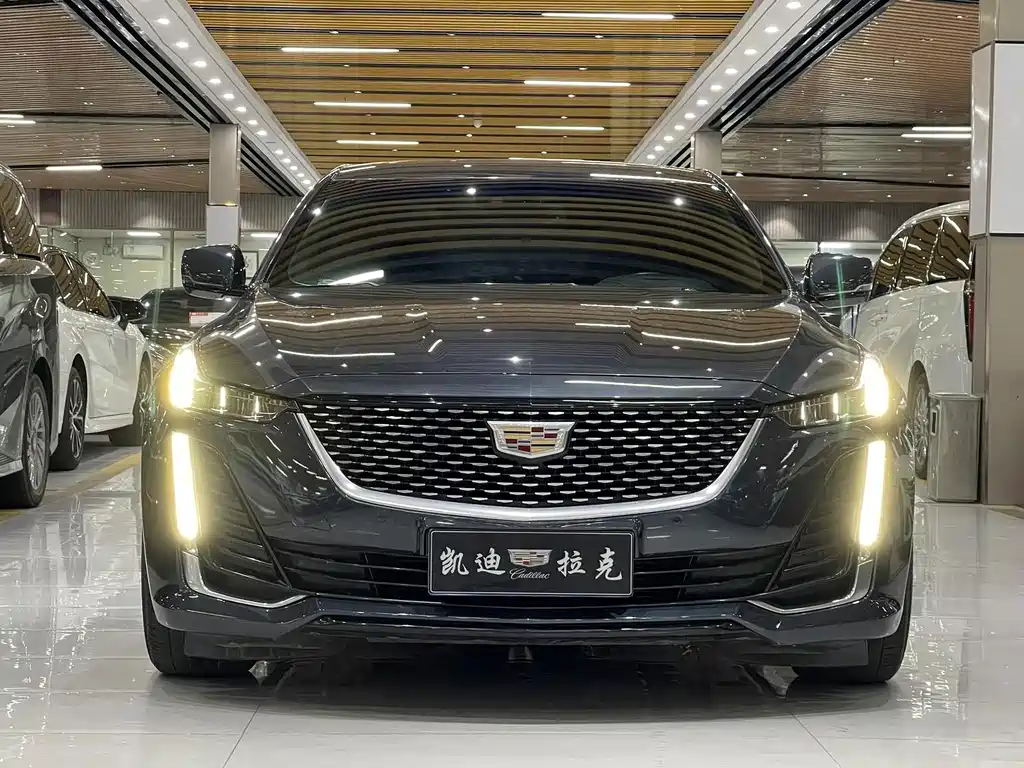 Cadillac CT5 — фото 2