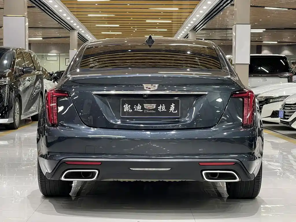 Cadillac CT5 — фото 11
