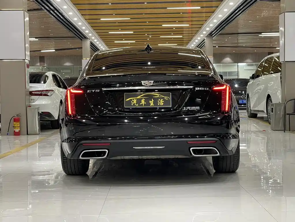 Cadillac CT5 — фото 10
