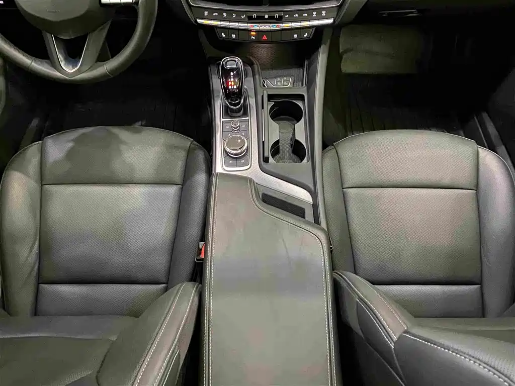 Cadillac CT5 — фото 14
