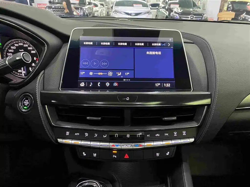 Cadillac CT5 — фото 9