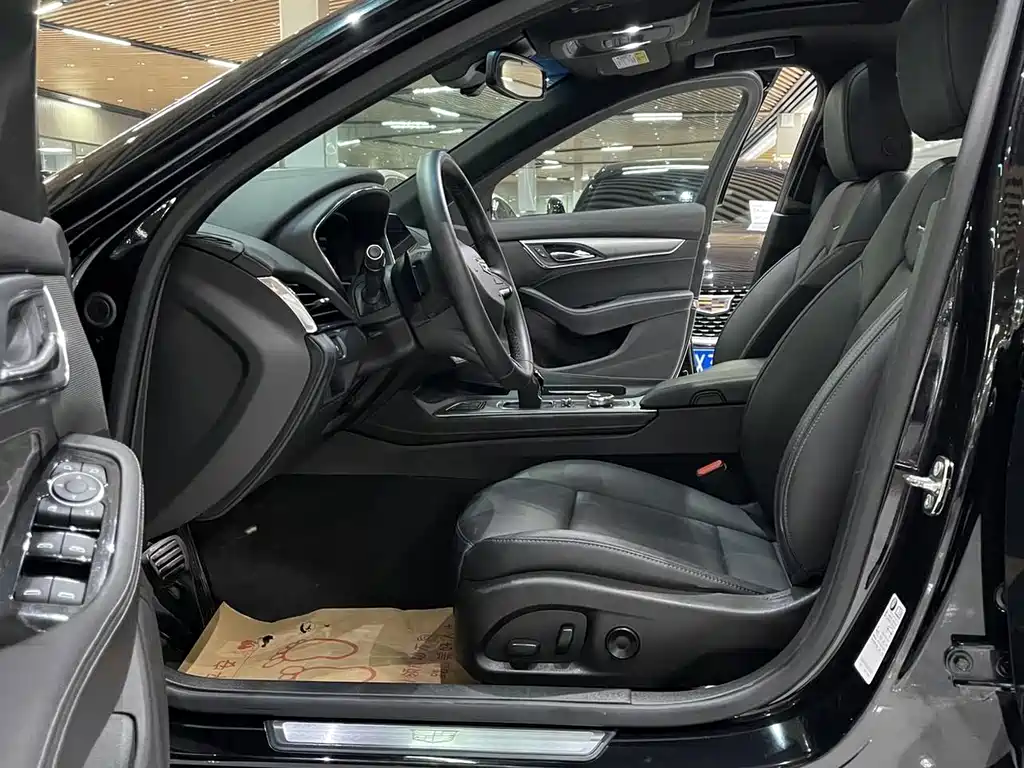 Cadillac CT5 — фото 4