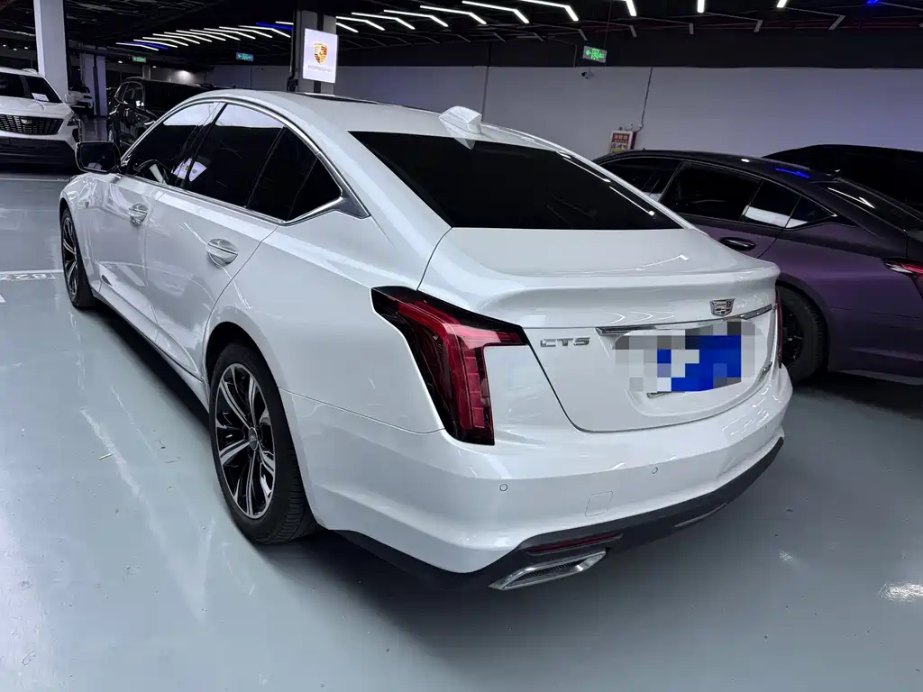 Cadillac CT5 — фото 18