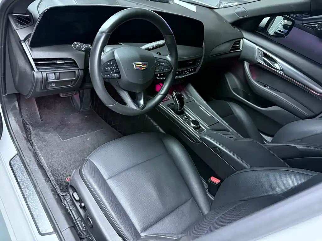 Cadillac CT5 — фото 4
