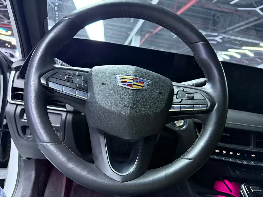 Cadillac CT5 — фото 5