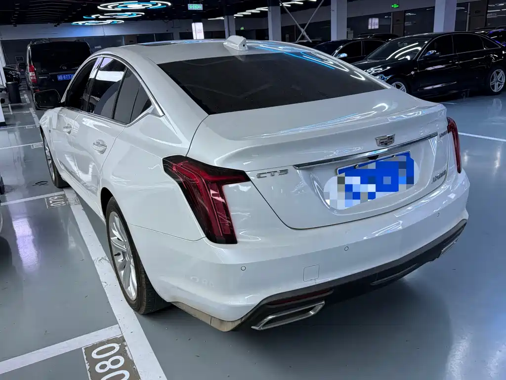 Cadillac CT5 — фото 18