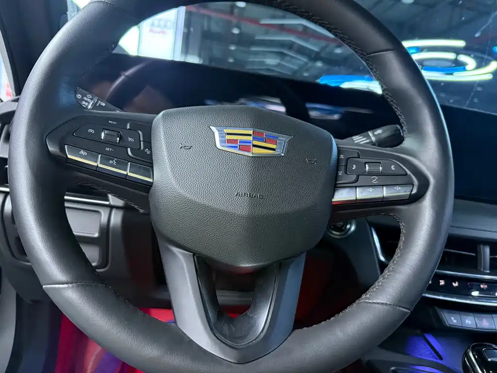 Cadillac CT5 — фото 5