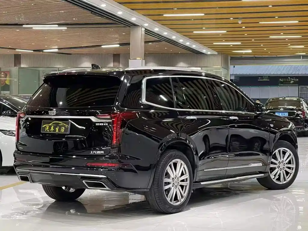 Cadillac XT6 — фото 7