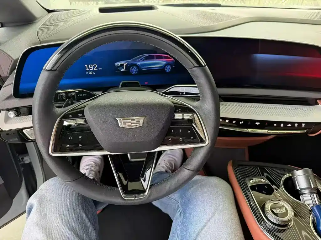 Cadillac IQ — фото 4