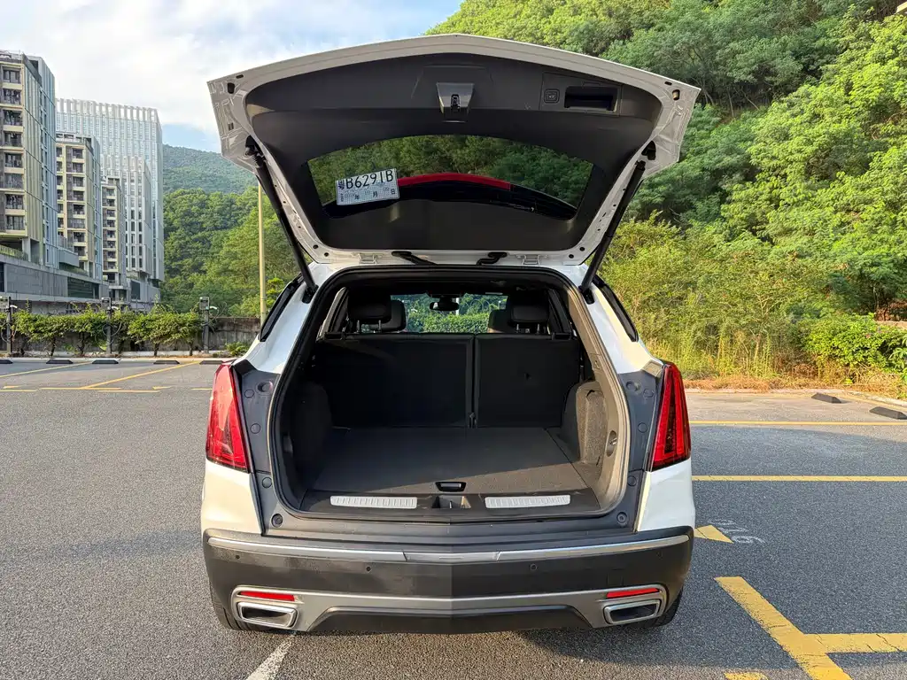 Cadillac XT5 — фото 21