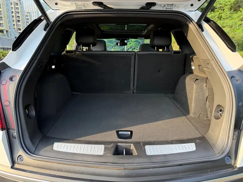 Cadillac XT5 — фото 22