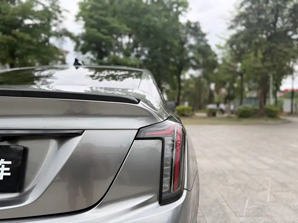 Cadillac CT5 — фото 17