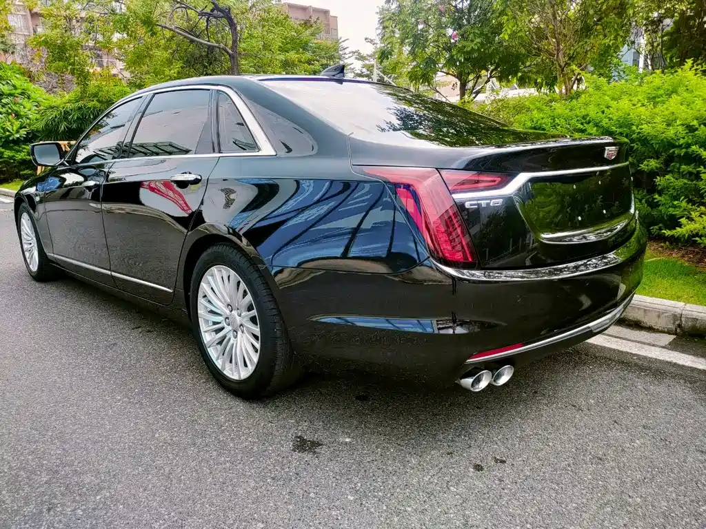 Cadillac CT6 — фото 10