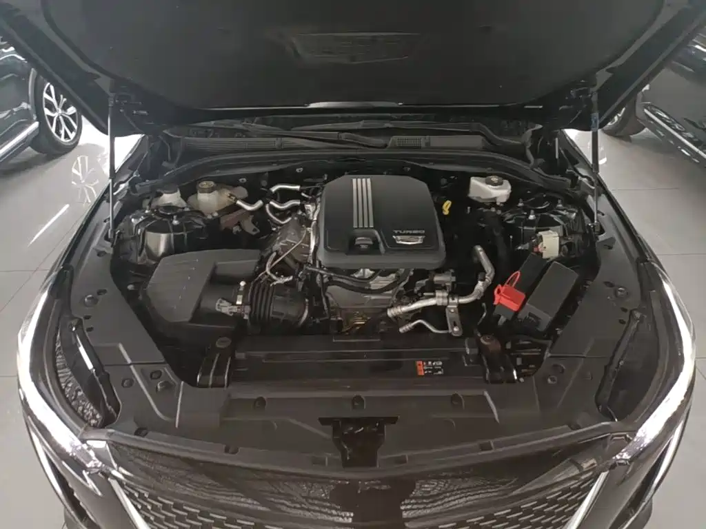Cadillac CT5 — фото 20