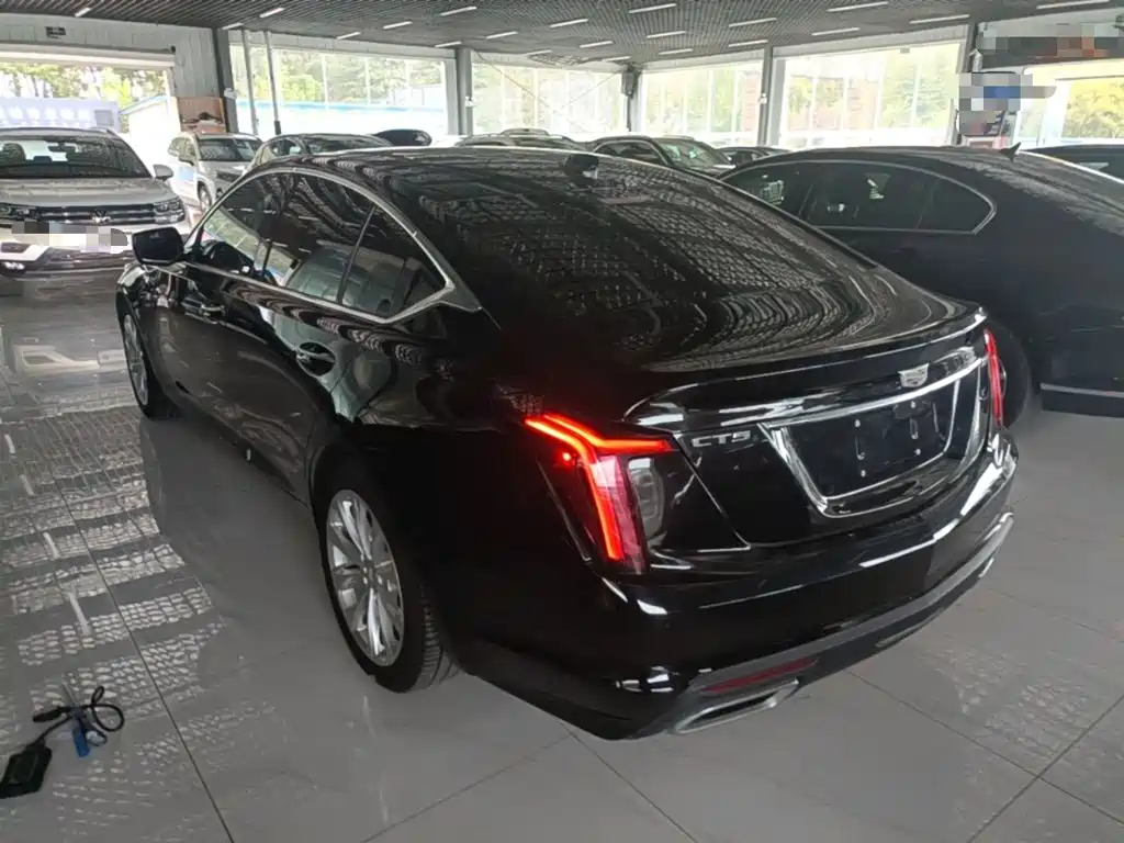 Cadillac CT5 — фото 5
