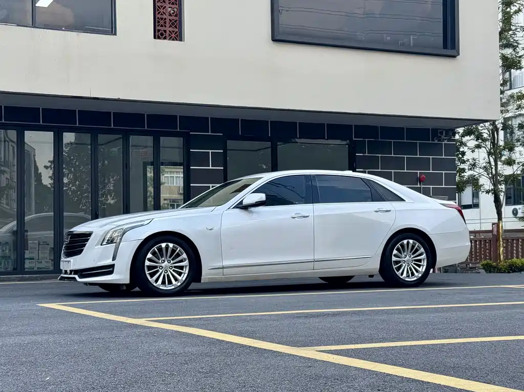 Cadillac CT6 — фото 2