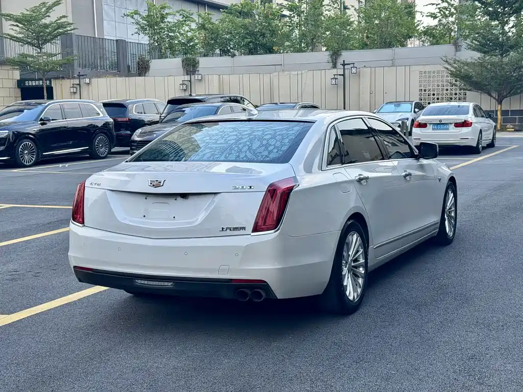 Cadillac CT6 — фото 6