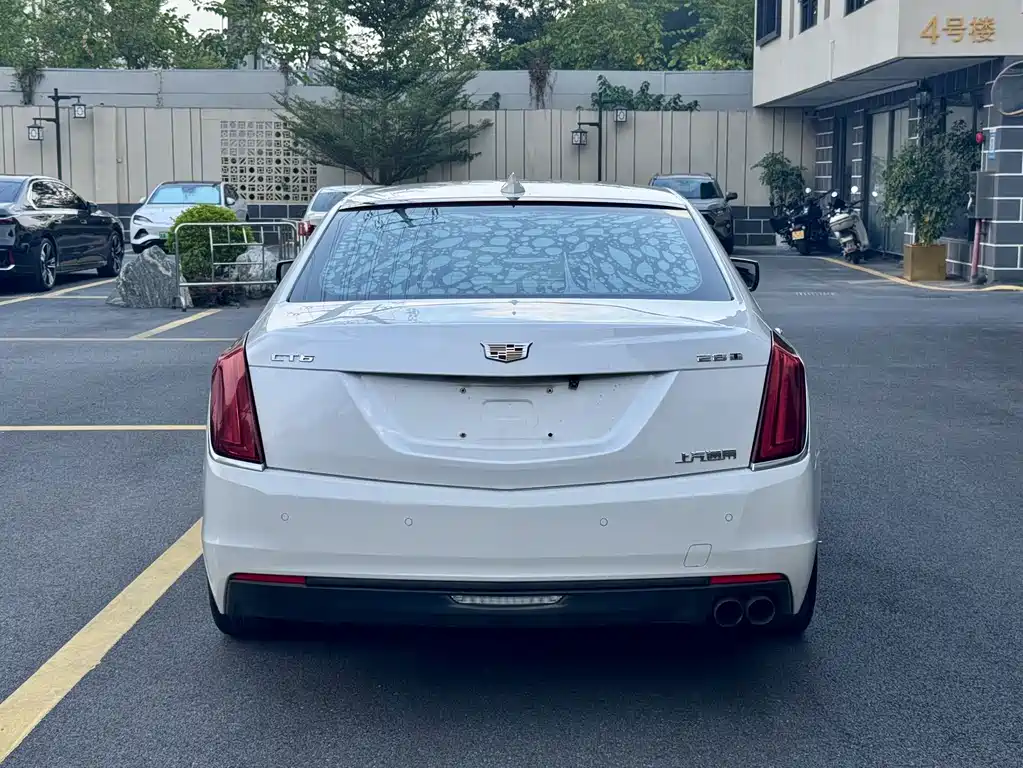 Cadillac CT6 — фото 8