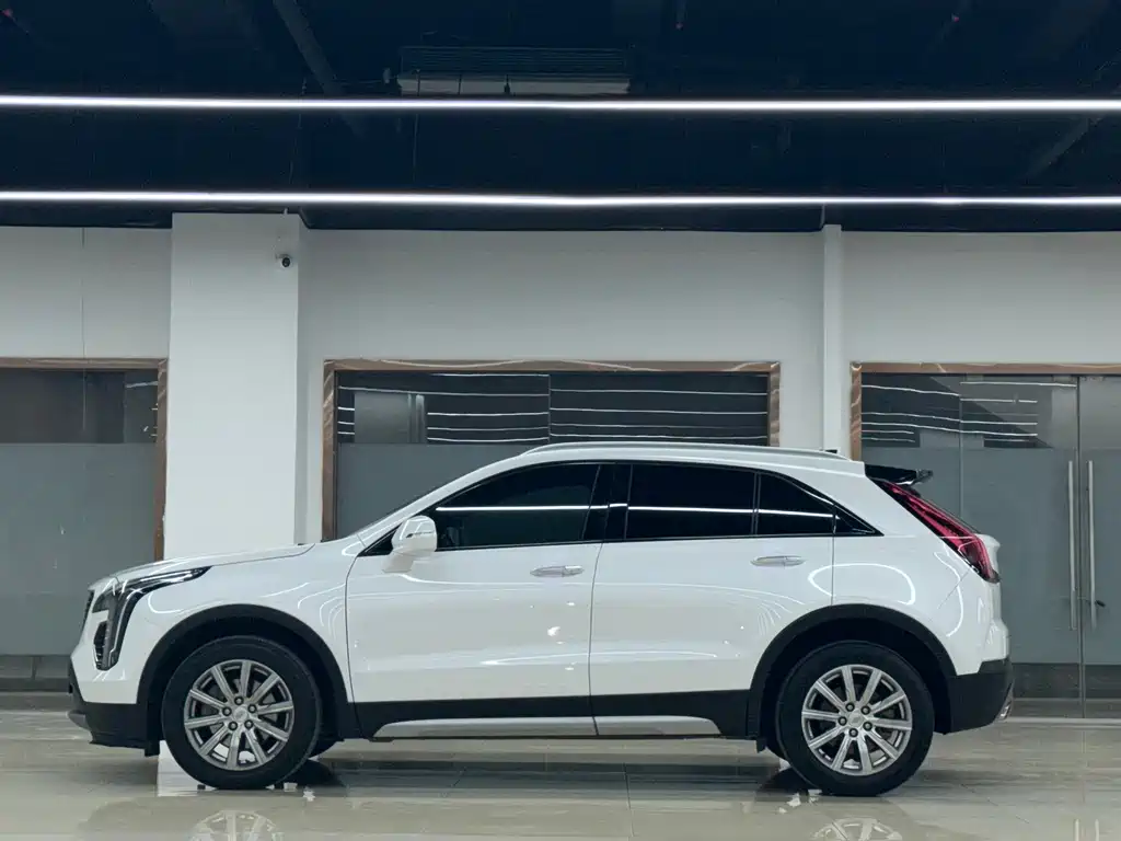 Cadillac XT4 — фото 2