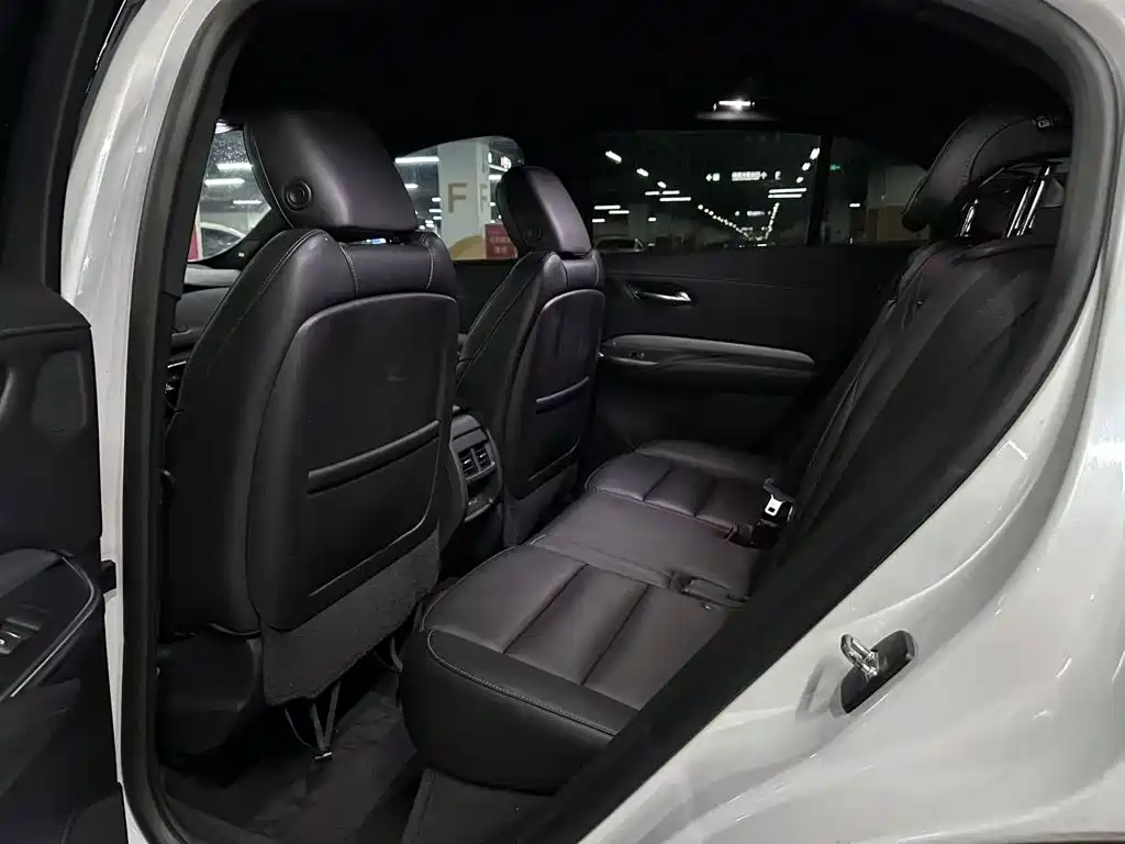 Cadillac XT4 — фото 5