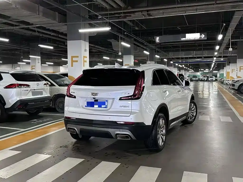 Cadillac XT4 — фото 7