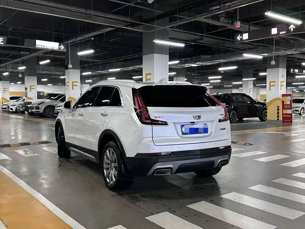 Cadillac XT4 — фото 8