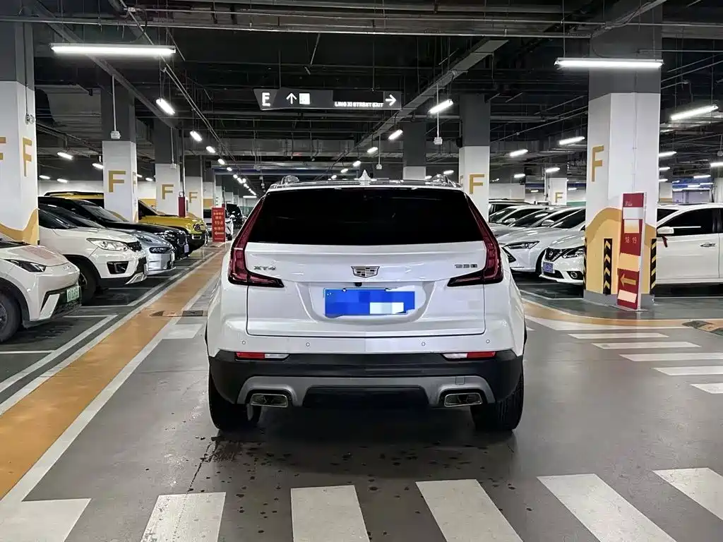 Cadillac XT4 — фото 9