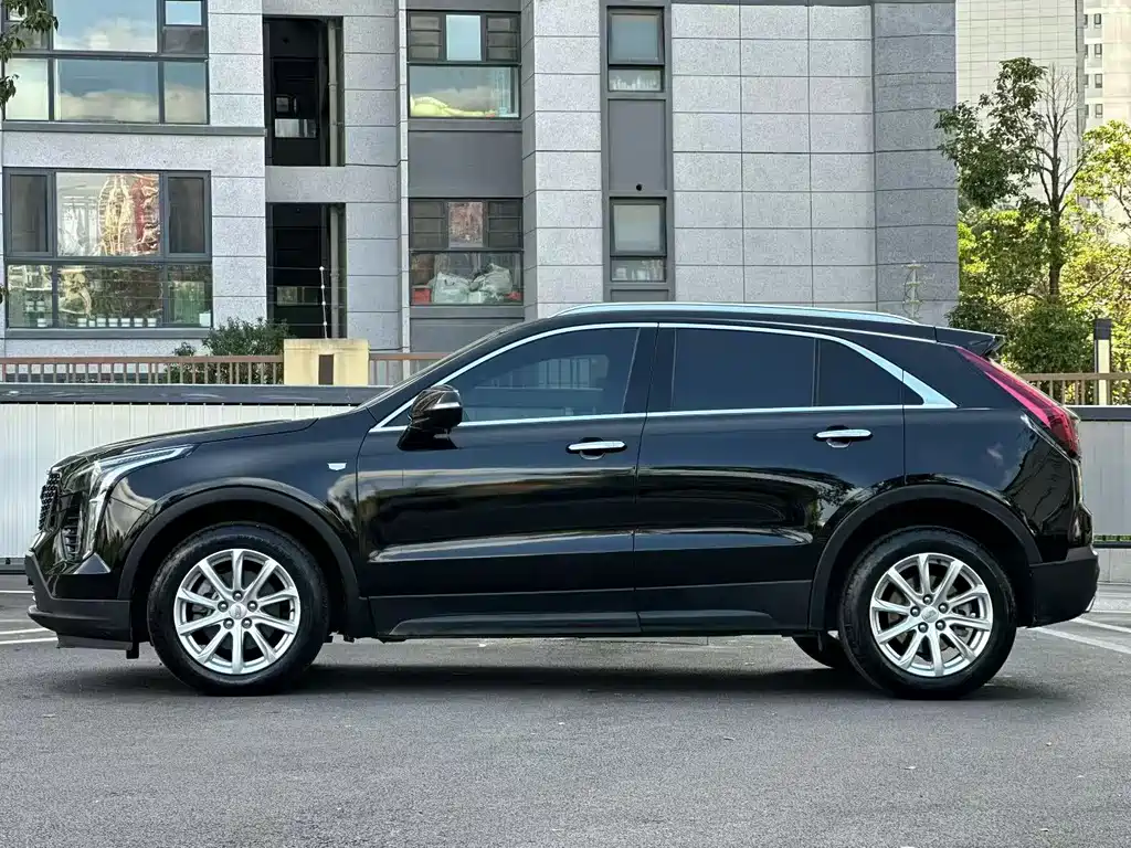 Cadillac XT4 — фото 3
