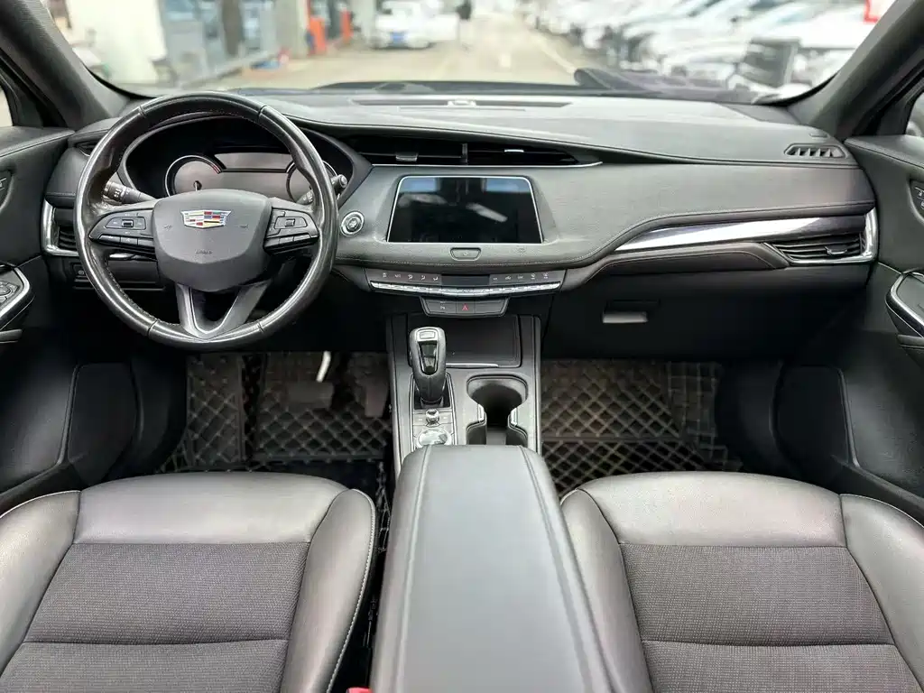 Cadillac XT4 — фото 7