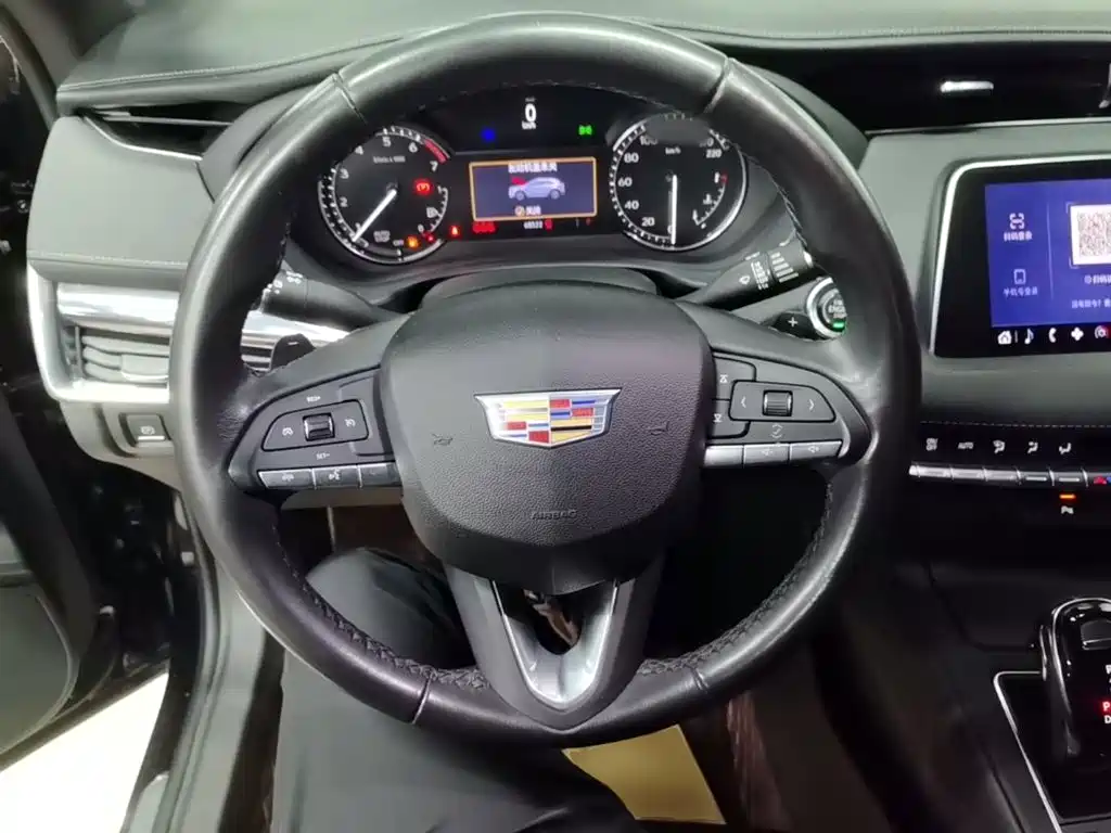 Cadillac XT4 — фото 11