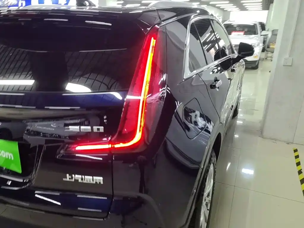 Cadillac XT4 — фото 8