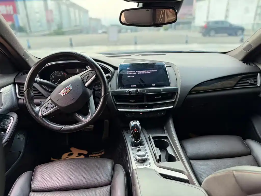 Cadillac CT5 — фото 10
