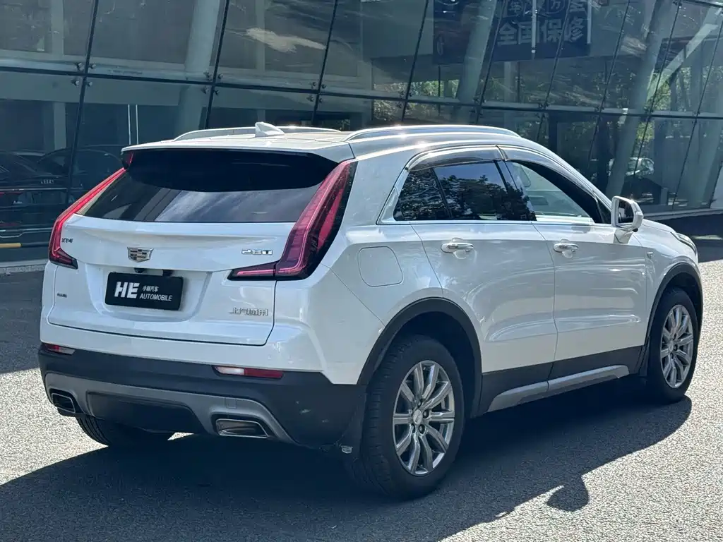 Cadillac XT4 — фото 6