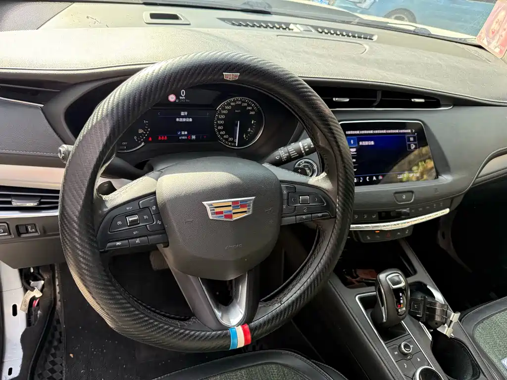 Cadillac XT4 — фото 9