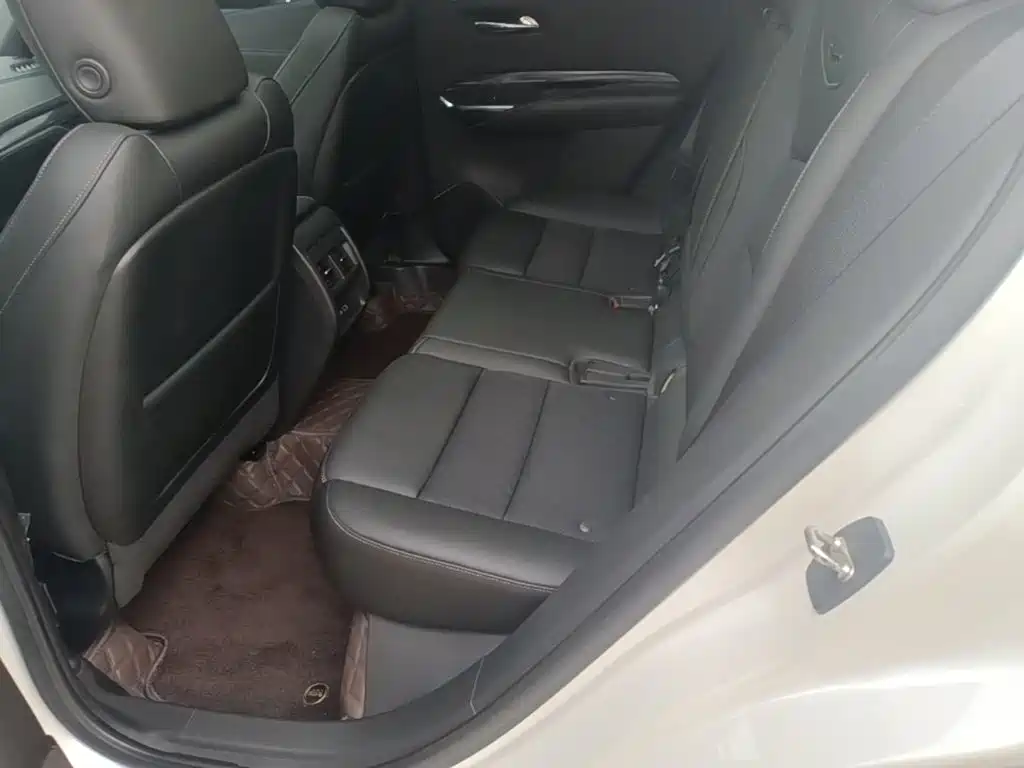 Cadillac XT4 — фото 17
