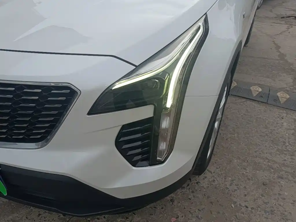 Cadillac XT4 — фото 24
