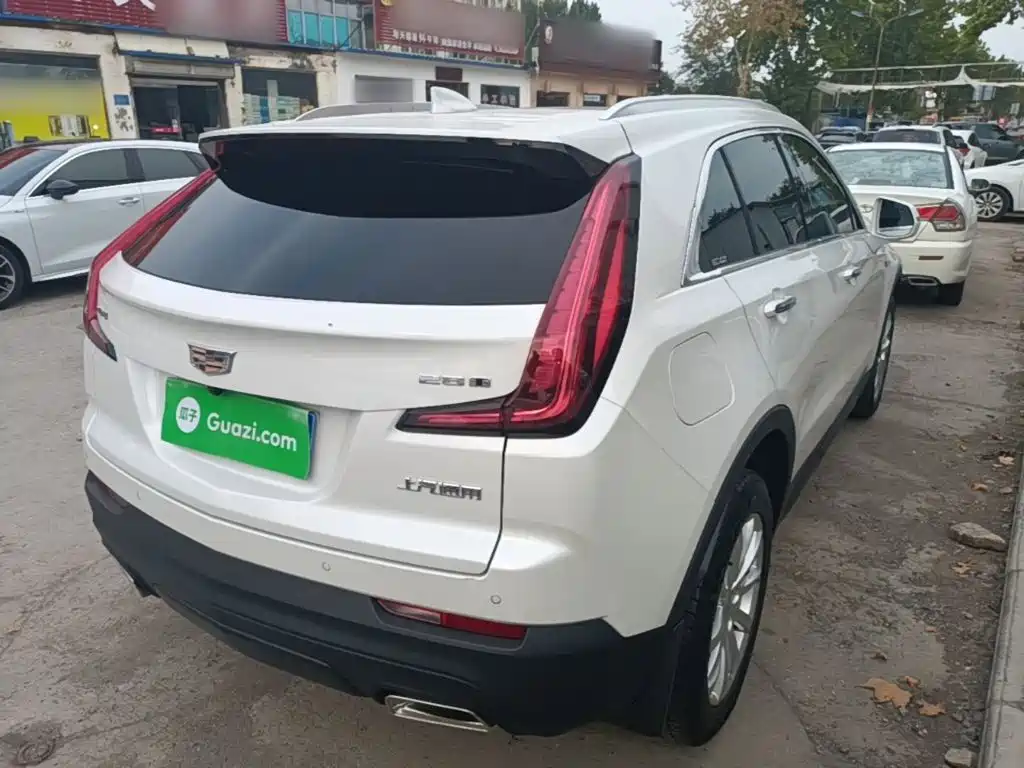 Cadillac XT4 — фото 7