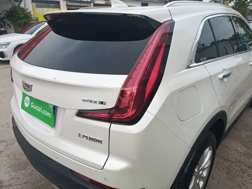 Cadillac XT4 — фото 8
