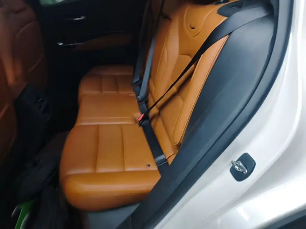 Cadillac XT4 — фото 17
